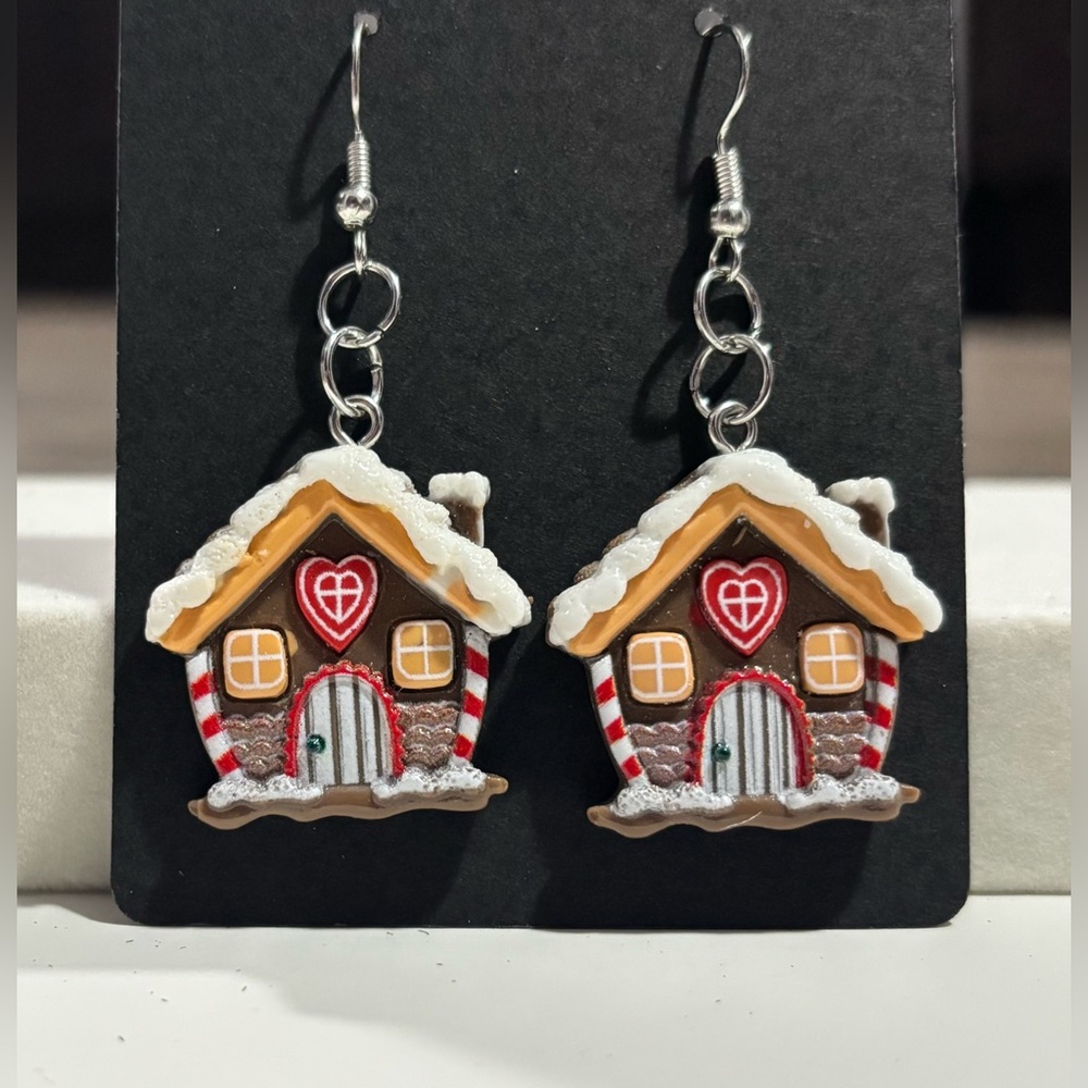 🎁Charming Gingerbread House Earrings